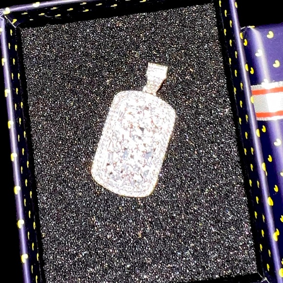 Swarovski Chrystals 925 STERLING SILVER DOG TAG CHARM NWT - Picture 3 of 3